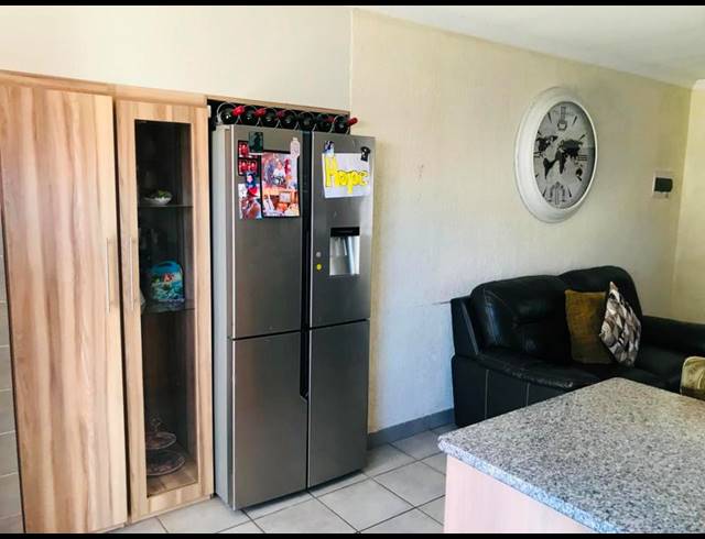 2 BEDROOM HOUSE FOR SALE IN SONNEVELD